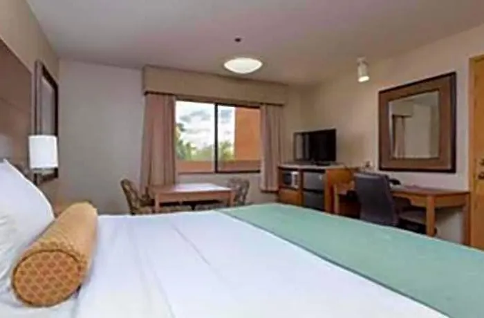 Hotel & 3*