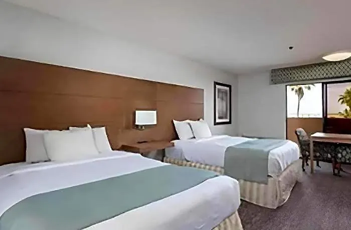 Hotel & 3*